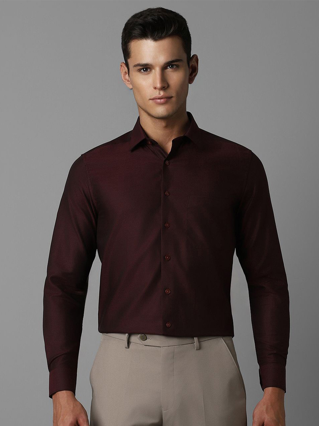 

Louis Philippe Men Spread Collar Textured Cotton Slim Fit Formal Shirt, Maroon