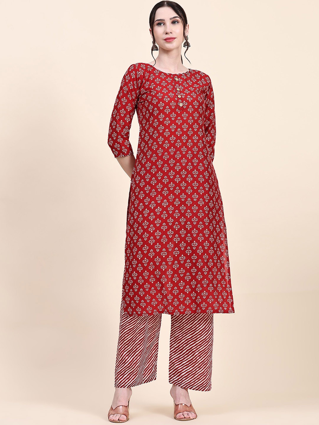 

Suha Ethnic Motifs Printed Straight Kurta with Palazzos, Red