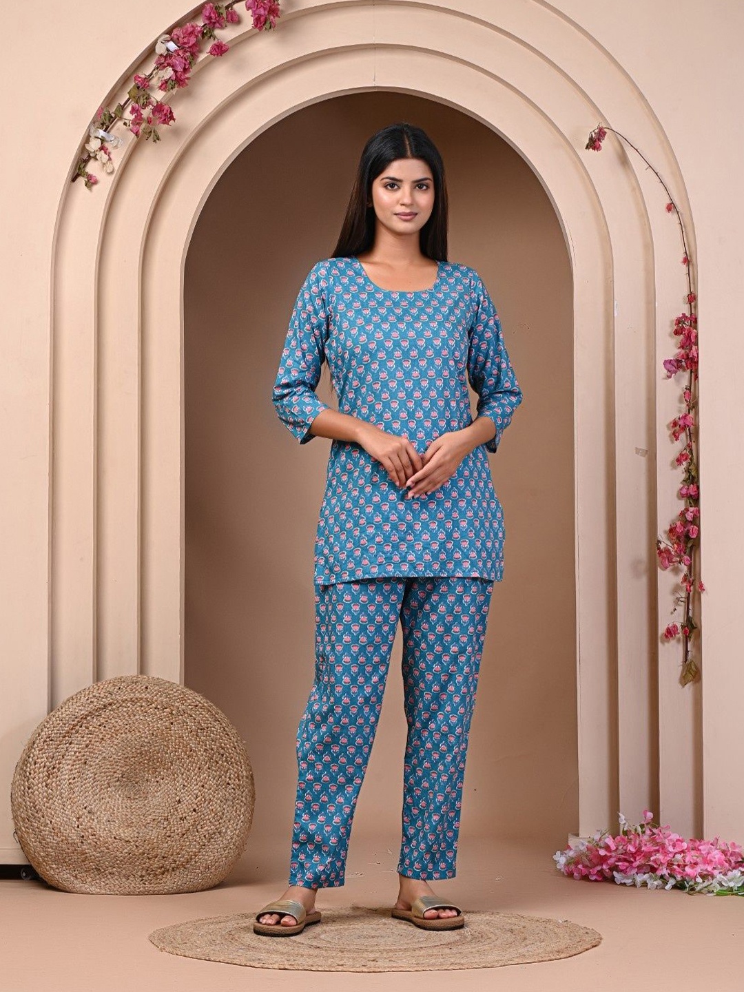 

Futra Gabha Printed Pure Cotton Nightdress, Blue