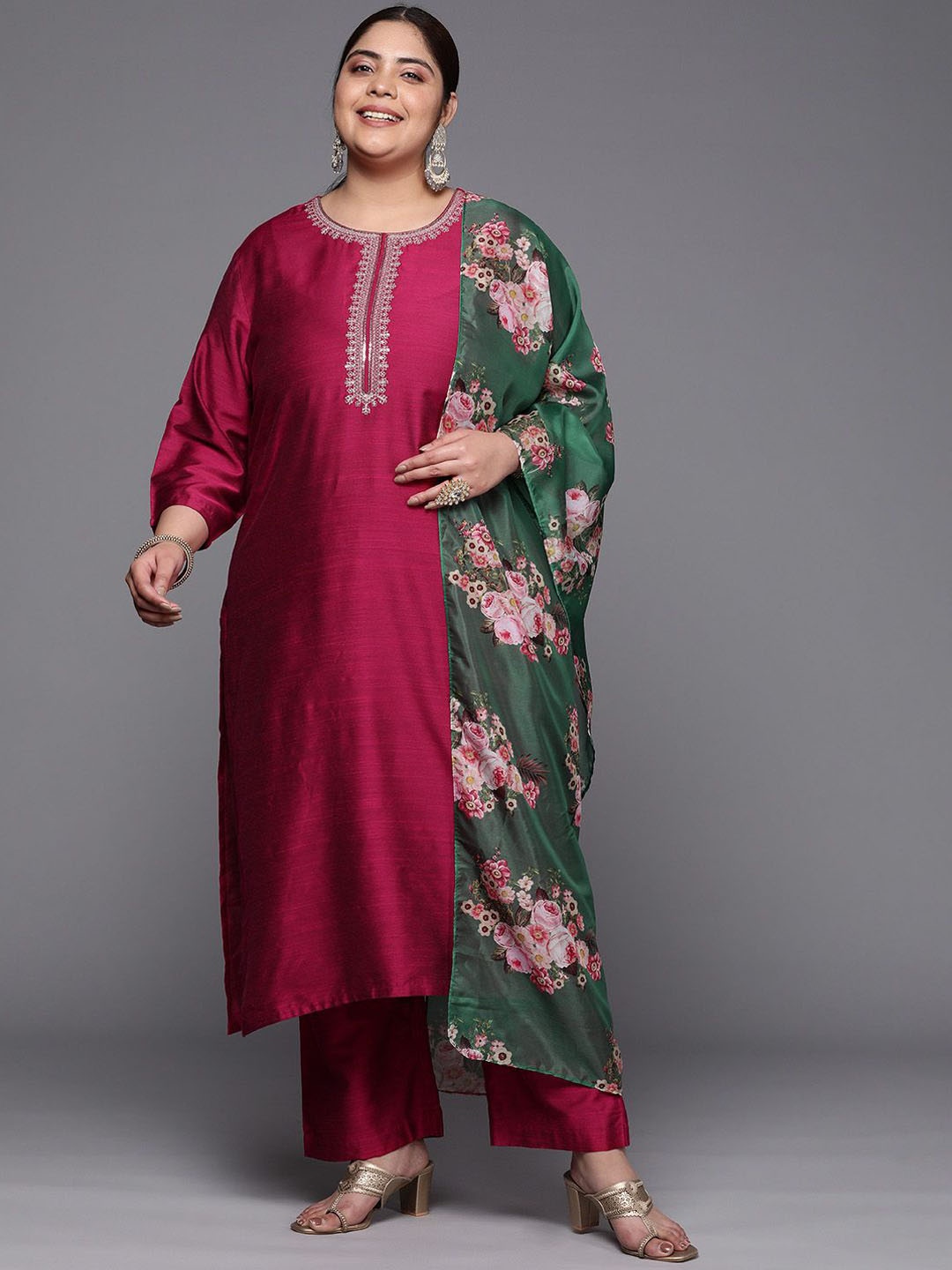 

Sztori Plus Size Floral Embroidered Straight Kurta & Trousers With Dupatta, Magenta