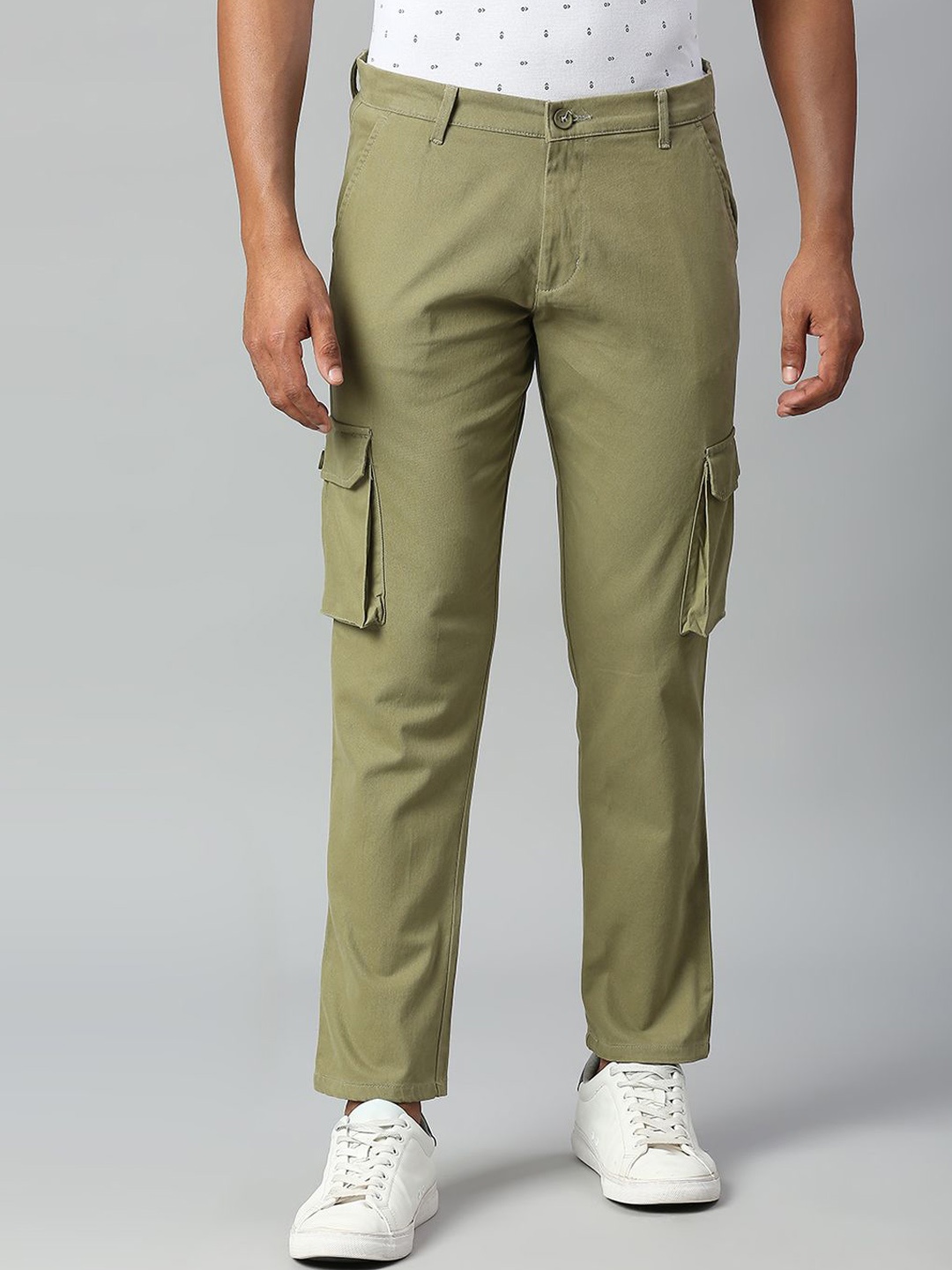 

Dennis Lingo Men Tapered Fit Solid Cargos Trousers, Olive