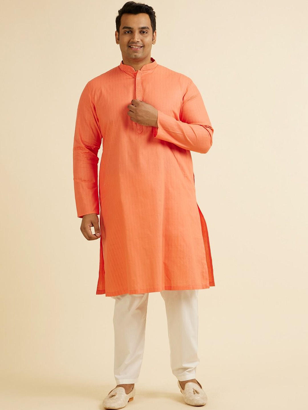 

Manyavar Plus Size Mandarin Collar Pure Cotton Kurta with Pyjamas, Peach