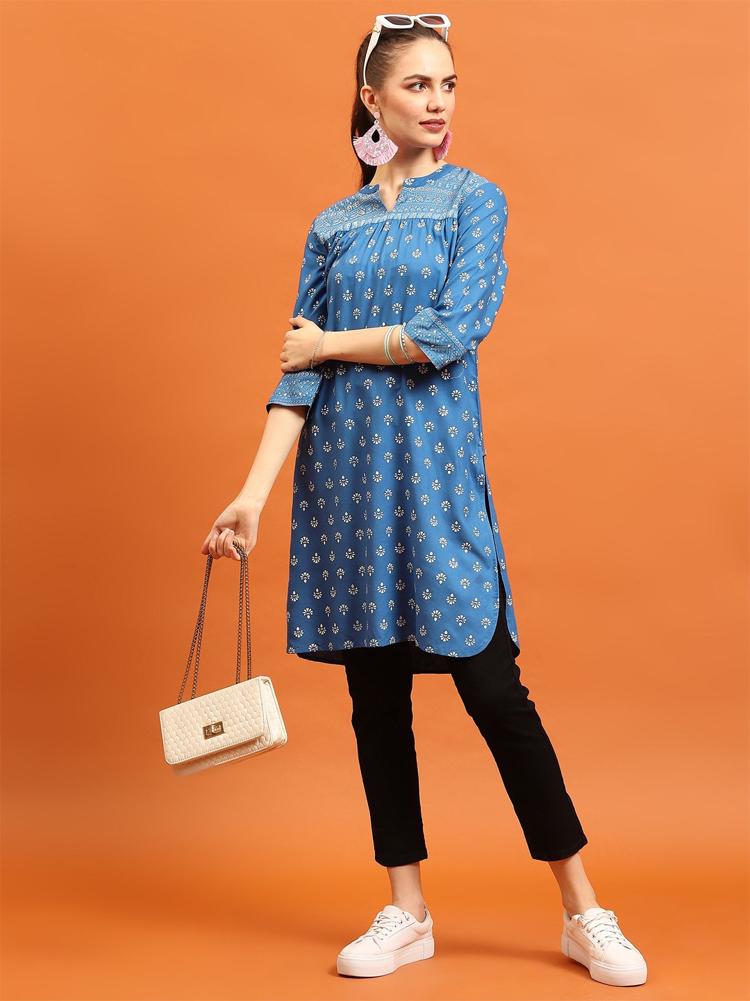 

Shree Women Ethnic Motifs Printed Liva Kurta, Blue