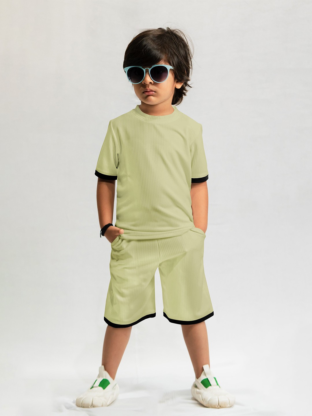 

Emblica Unisex Kids Self Design Round Neck T-shirt with Shorts, Green
