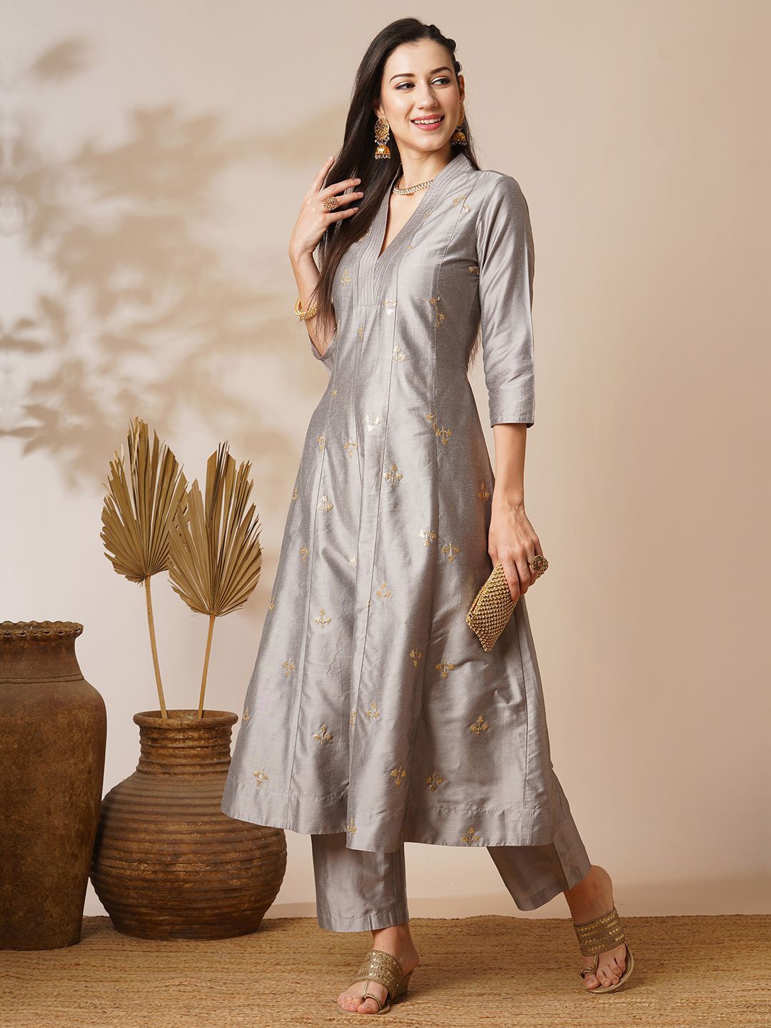 

Globus Floral Embroidered Panelled Sequinned Kurta with Trousers, Grey