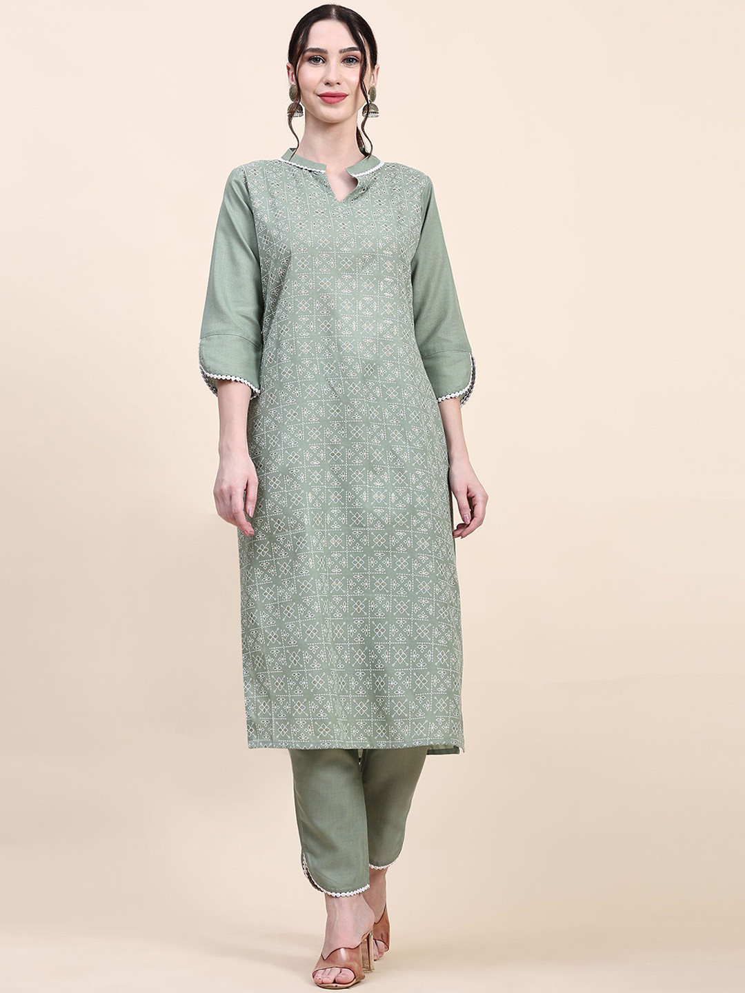 

Suha Ethnic Motifs Printed Thread Work Straight Kurta with Trousers, Green