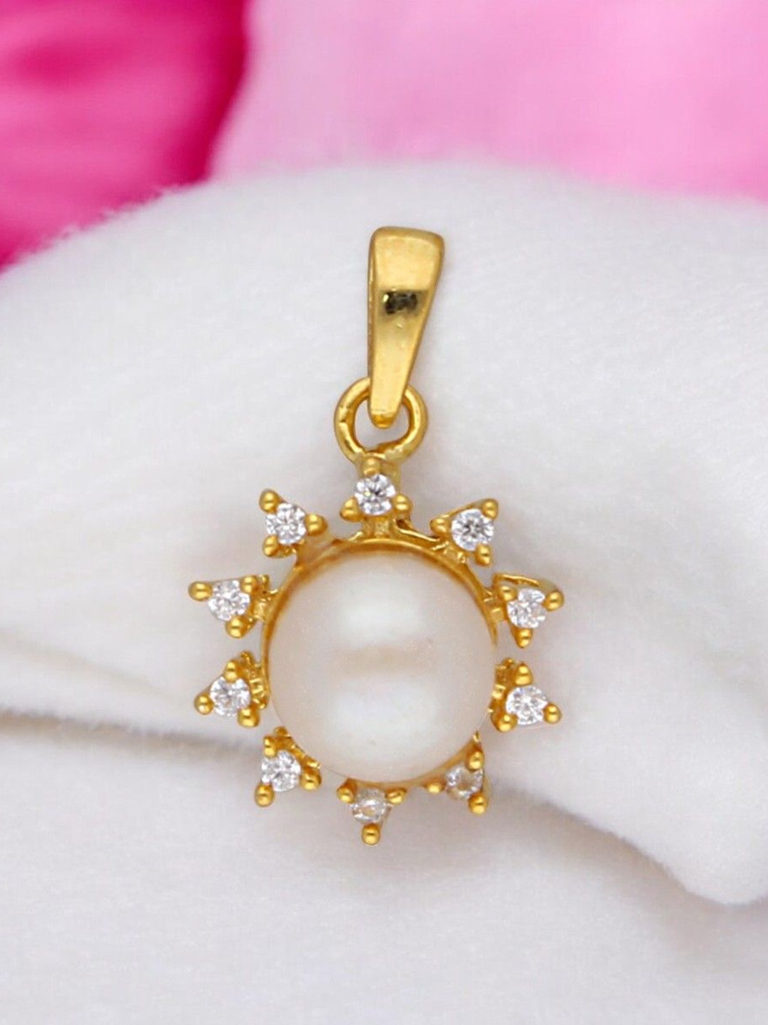 

Sri Jagdamba Pearls Dealer 9.25 Sterling Silver Gold-Plated Pearls Studded Pendants