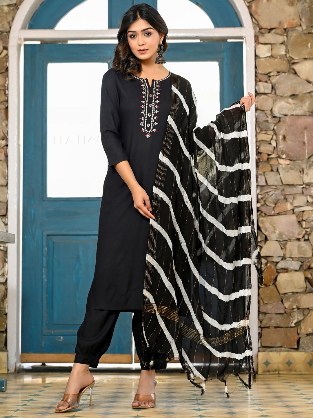 

RANI PRINTS Floral Embroidered Mirror Work Straight Kurta With Trousers & Dupatta, Black