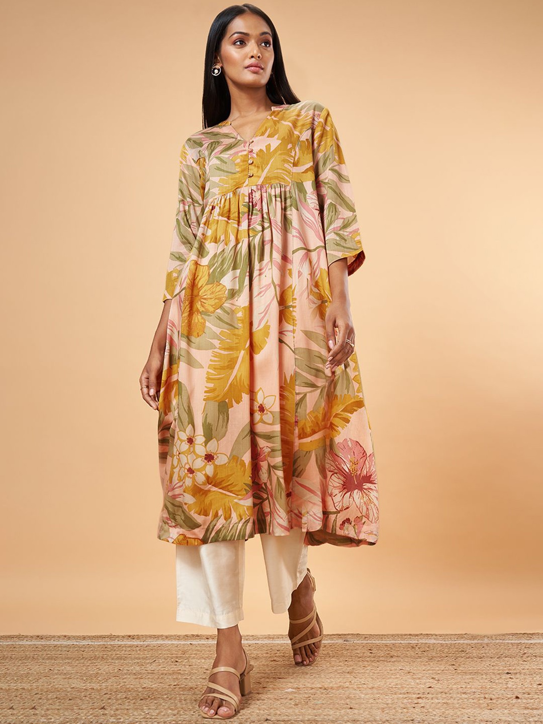 

Marigold Lane Floral Printed V-Neck Anarkali Kurta, Peach