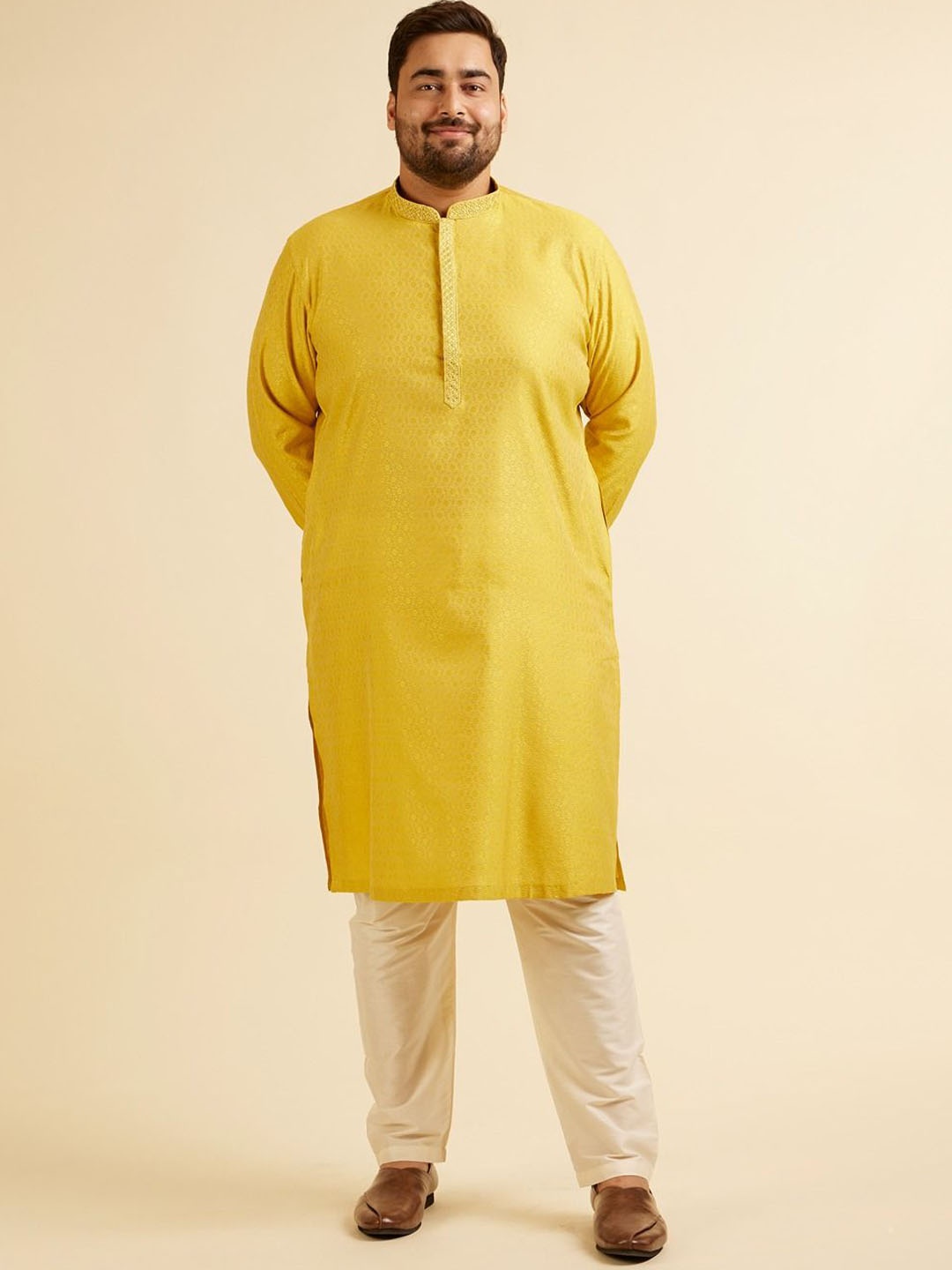 

Manyavar Plus Size Floral Embroidered Mandarin Collar Straight Kurta with Trousers, Mustard