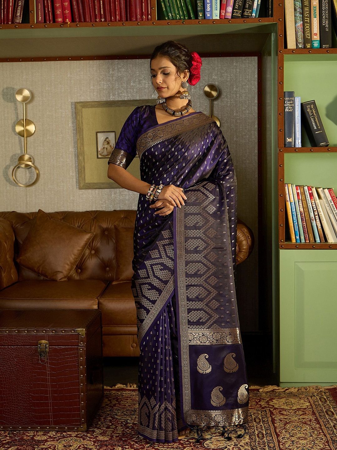 

Dori Ethnic Motifs Woven Design Zari Banarasi Saree, Purple
