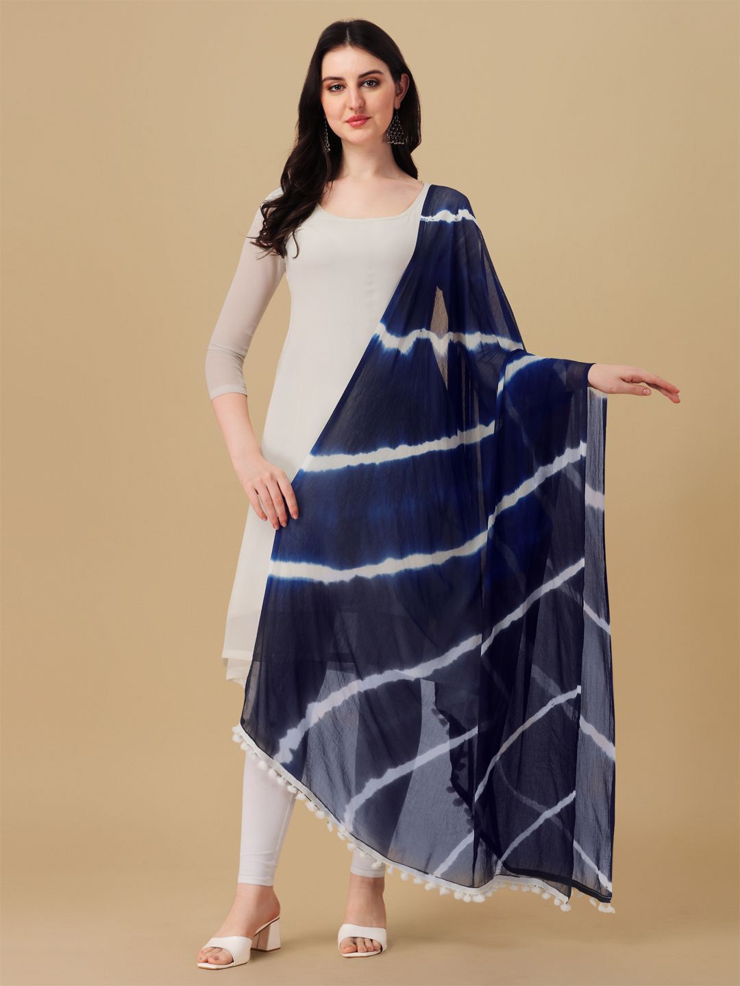 

Suha Laheriya Dyed Dupatta, Navy blue