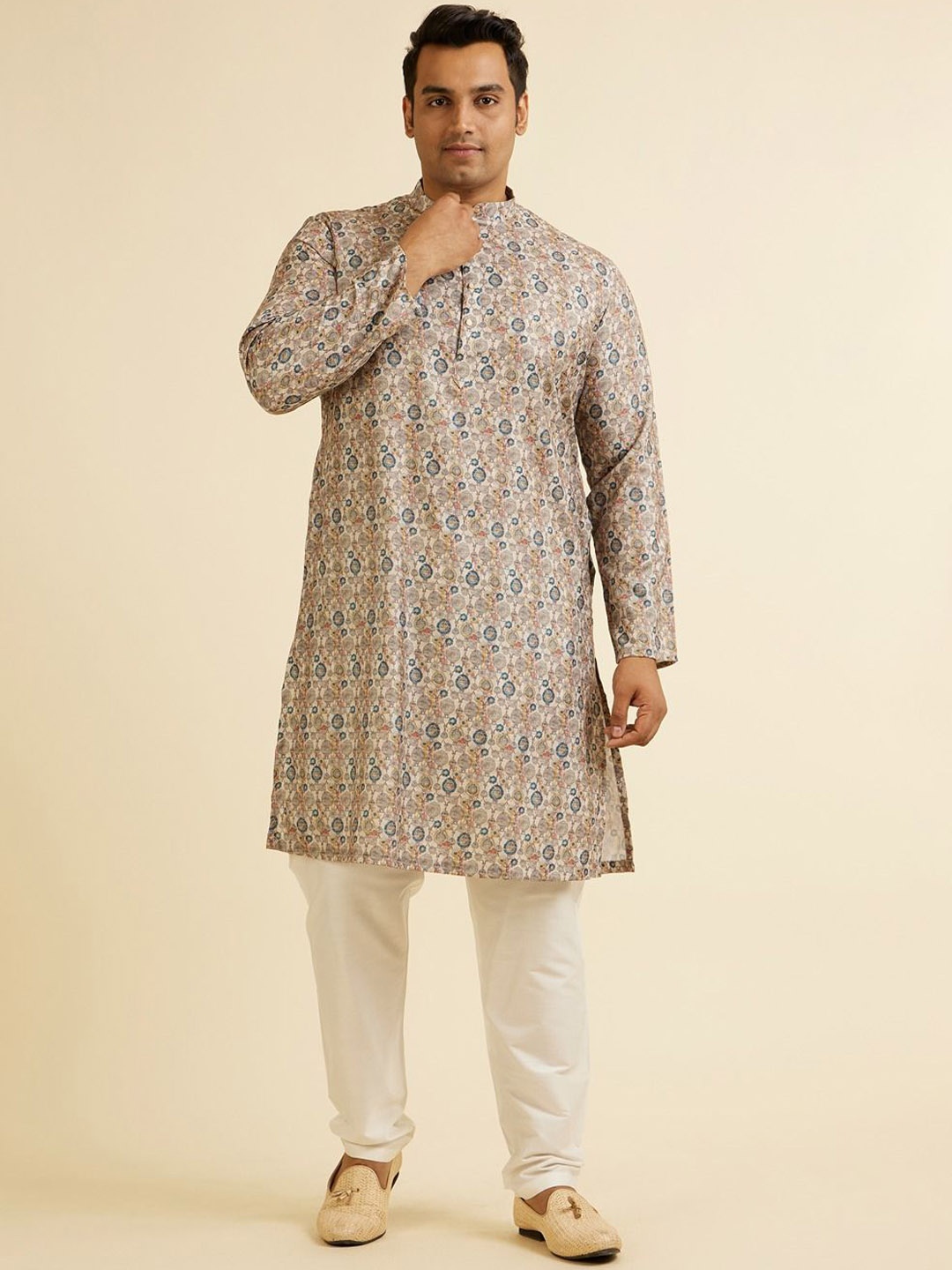 

Manyavar Plus Size Geometric Printed Mandarin Collar Kurta, Beige