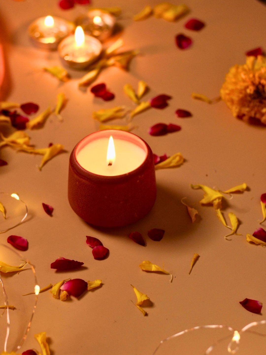 

WEAVING HOMES Red Sandal Wood Scented Candle