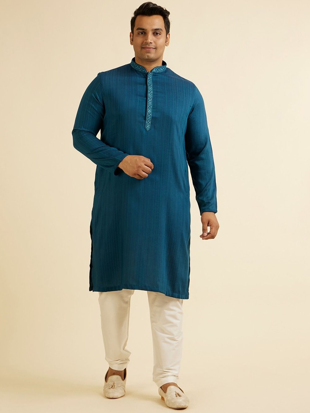 

Manyavar Woven Design Mandarin Collar Regular Thread Work Kurta With Pyjama, Blue