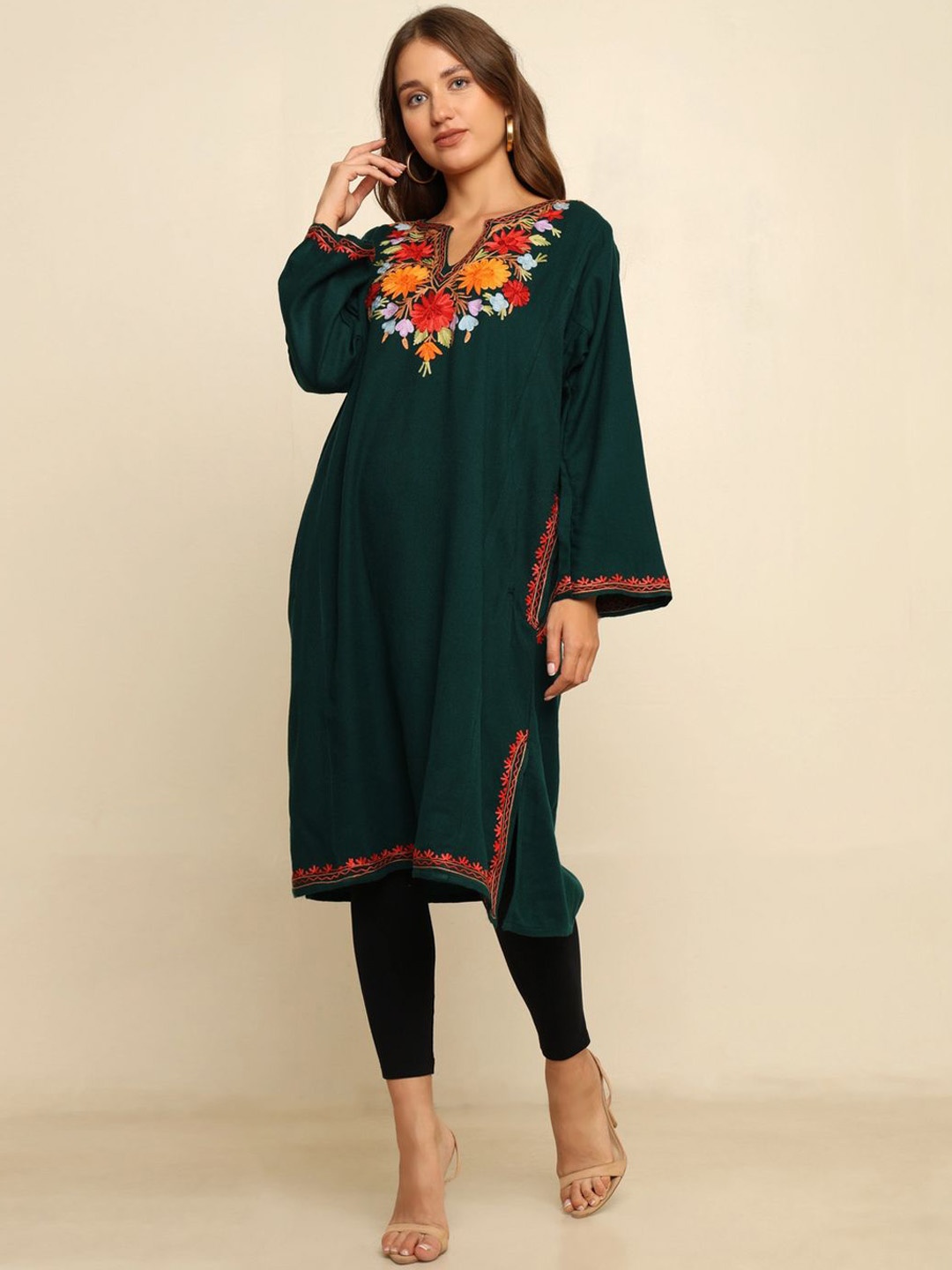 

CRAFTBAZAR Floral Kashmiri Embroidered Notch Neck Straight Kurta, Green