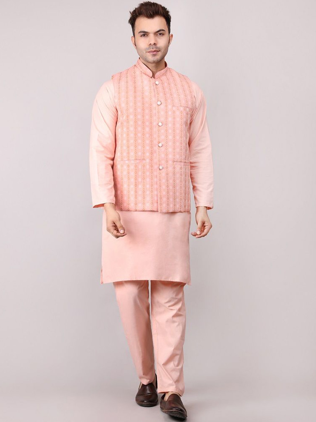 

Voniry Geometric Woven Design Jacquard Straight Kurta With Pyjamas & Nehru Jacket, Peach