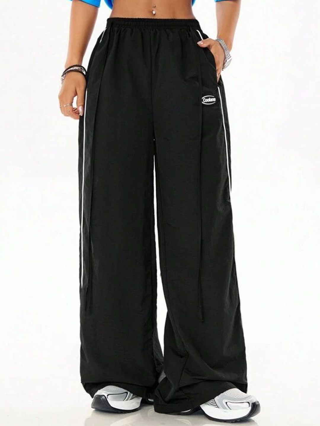 

TABADTOD Women Solid Relaxed Loose Fit Trousers, Black