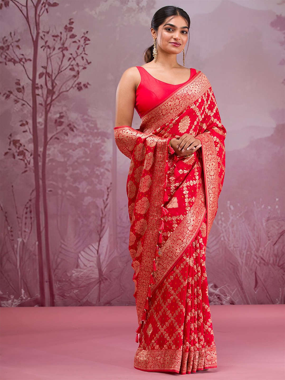 

Koskii Woven Design Zari Pure Georgette Saree, Red