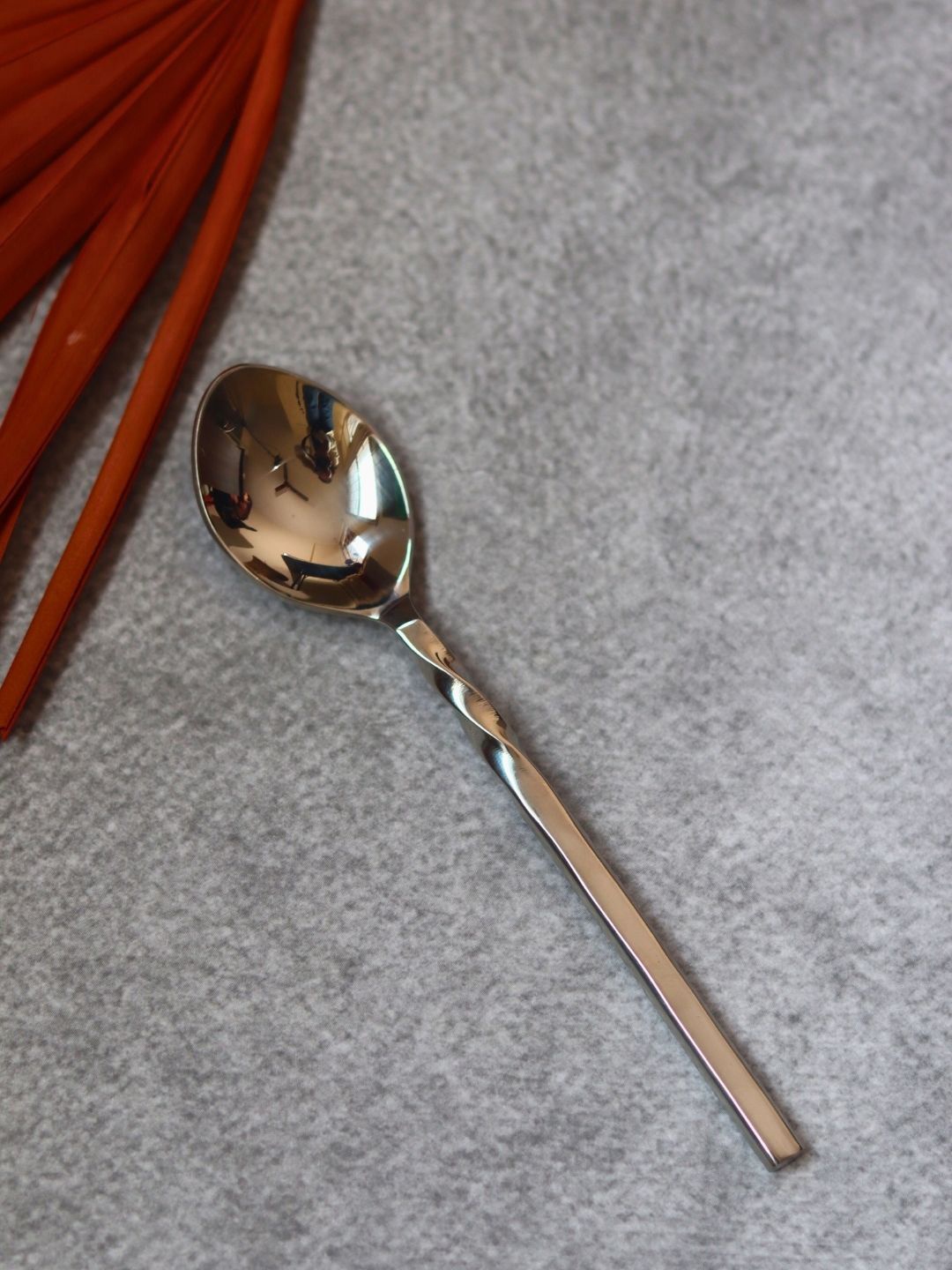 

WEAVING HOMES Silver Toned Stainless Steel Table Spoon