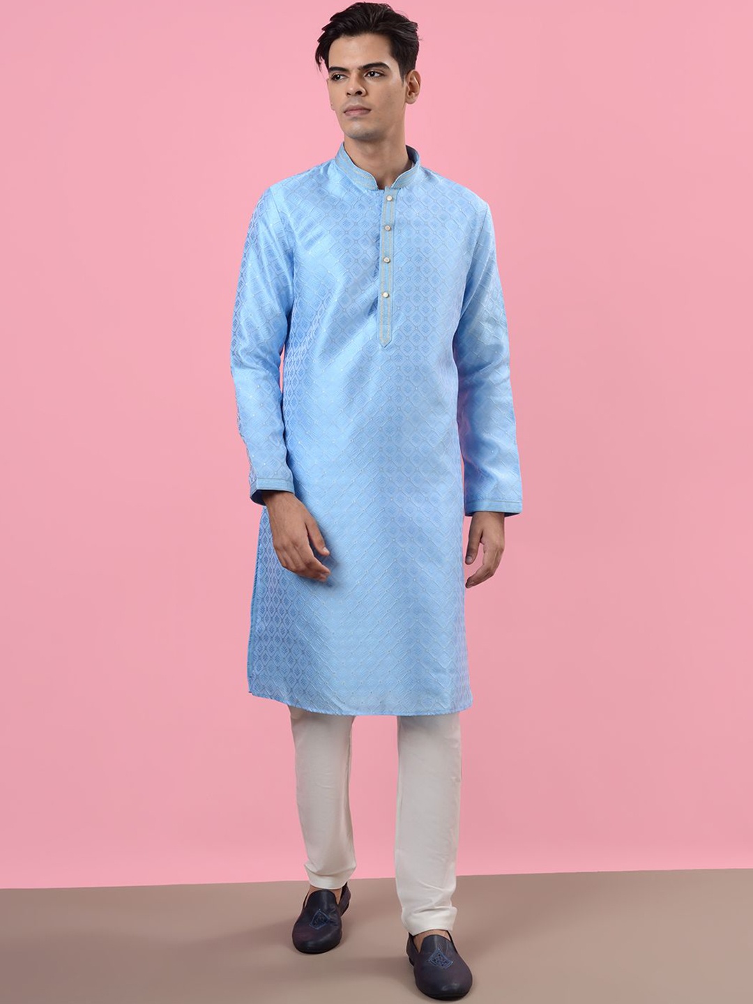

azania Geometric Thread Work Mandarin Collar Straight Kurta With Trouser, Blue