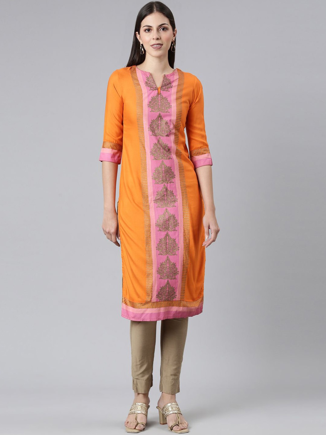 

Souchii Printed Grandeur & Majestic Artwork Straight Kurta, Orange