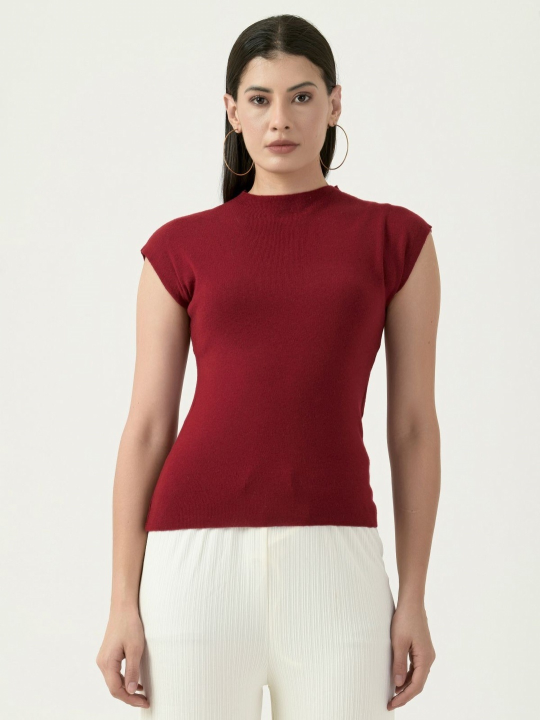 

Albion By CnM Women Solid Round Neck Cotton T-shirt, Maroon