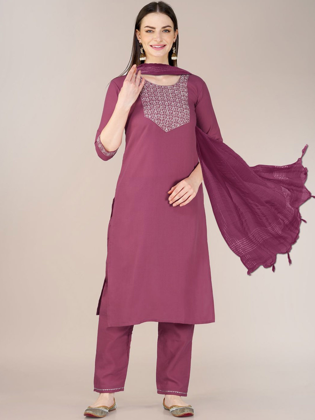 

KAYOMMI Floral Embroidered Thread Work Kurta with Trousers & Dupatta, Purple