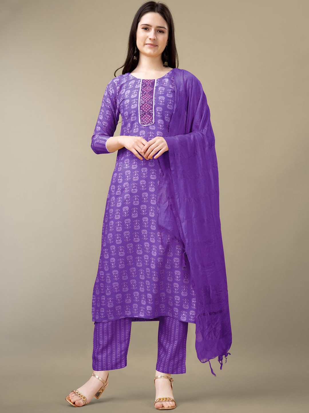 

KAYOMMI Ethnic Motifs Printed Thread Work Kurta with Trouser & Dupatta, Purple