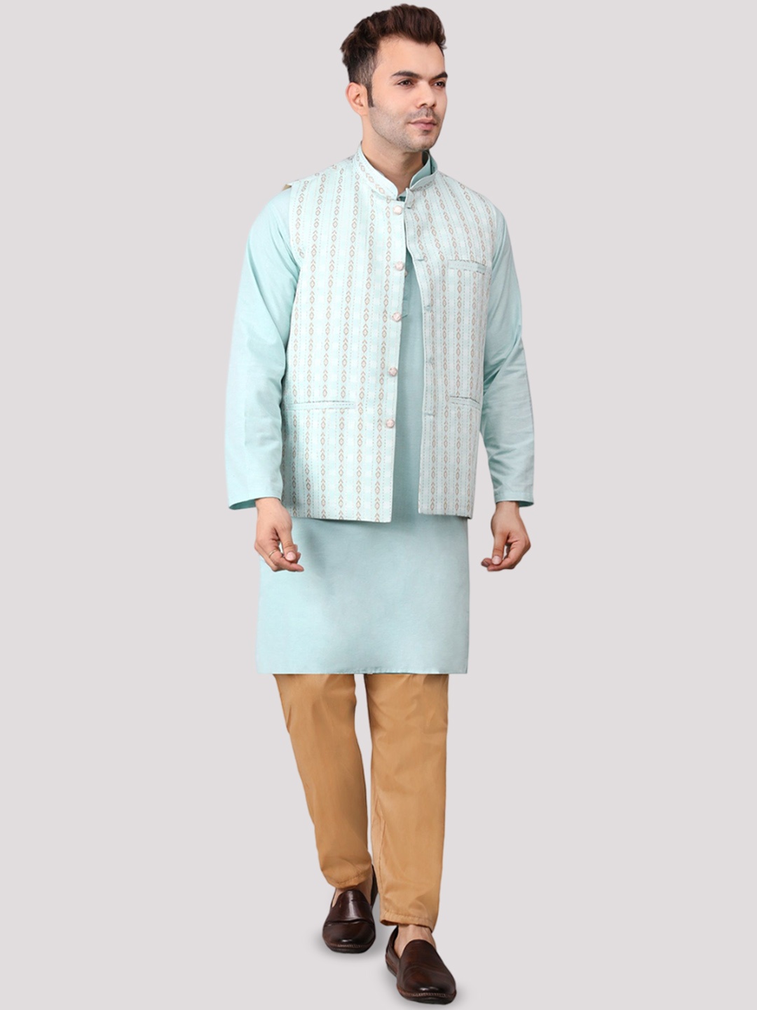 

Voniry Mandarin Collar Jacquard Straight Kurta With Pyjamas & Jacket, Olive