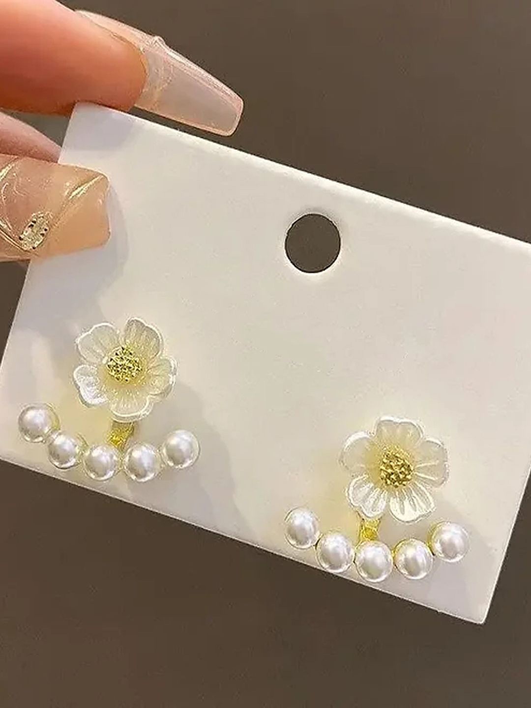 

KRENOZ Stainless Steel Floral Pearl Studs, White