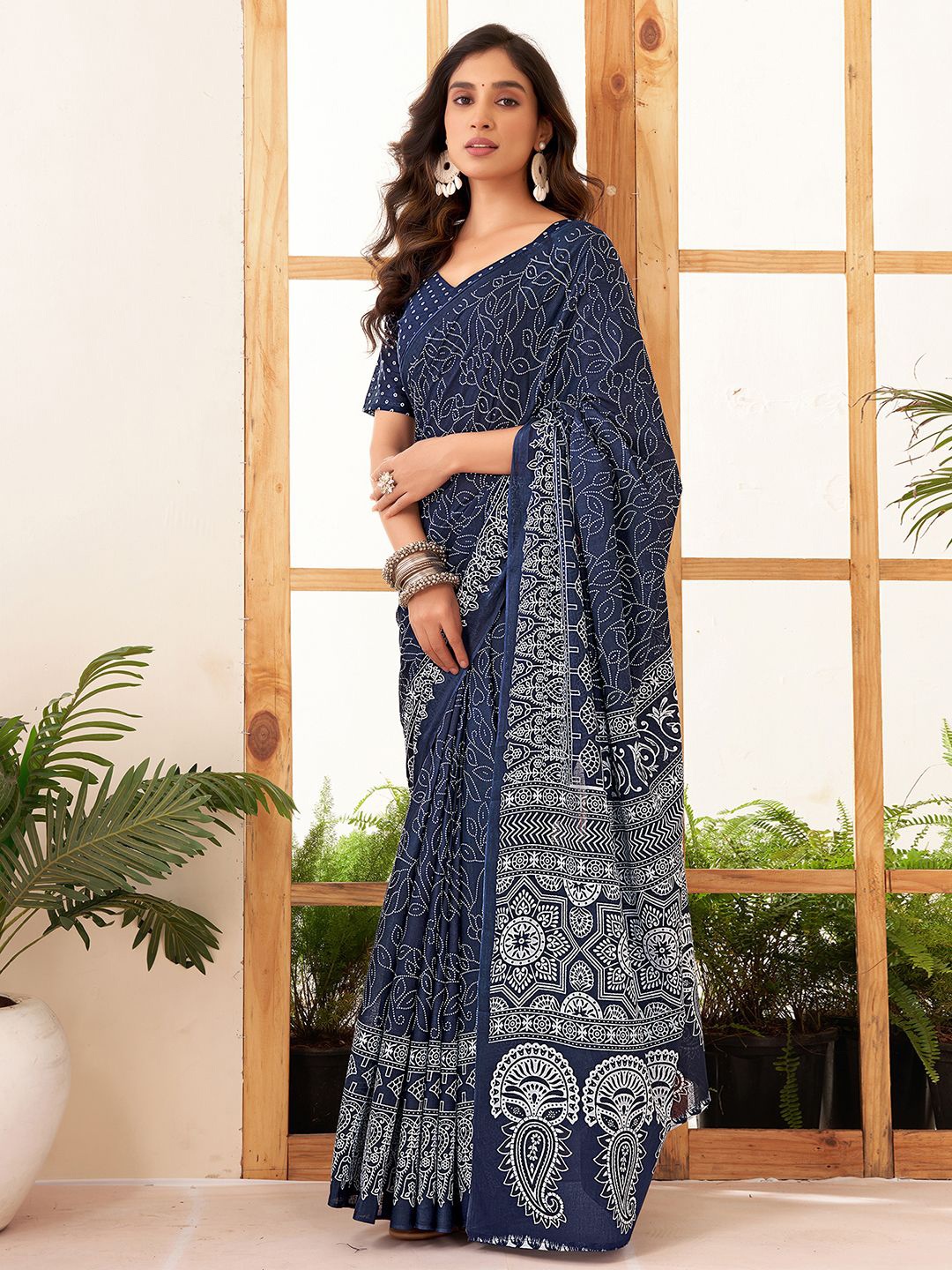 

Mitera Bandhani Pure Cotton Designer Dabu Saree, Blue