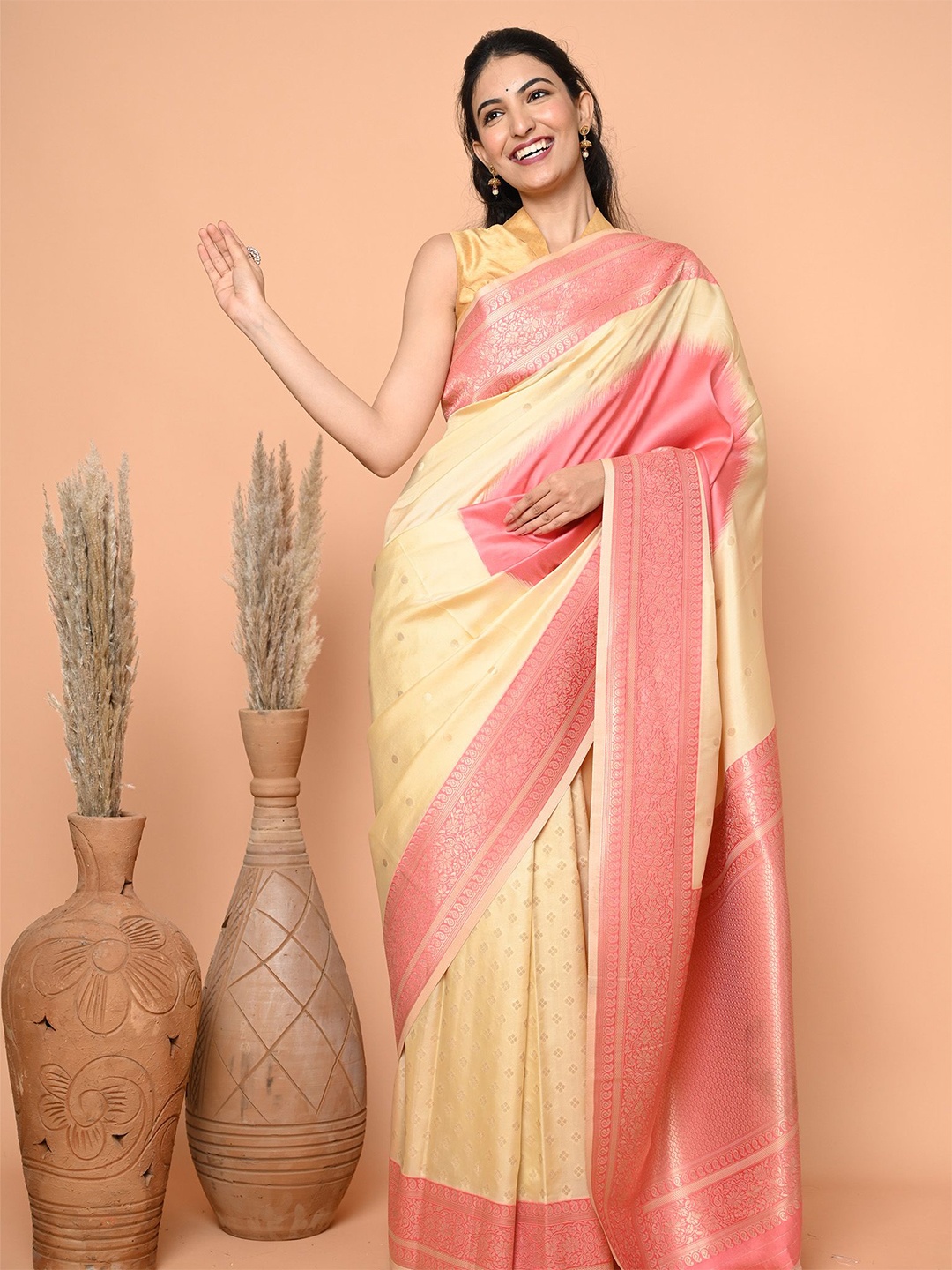 

BEATITUDE Woven Design Zari Saree With Blouse Piece, Cream