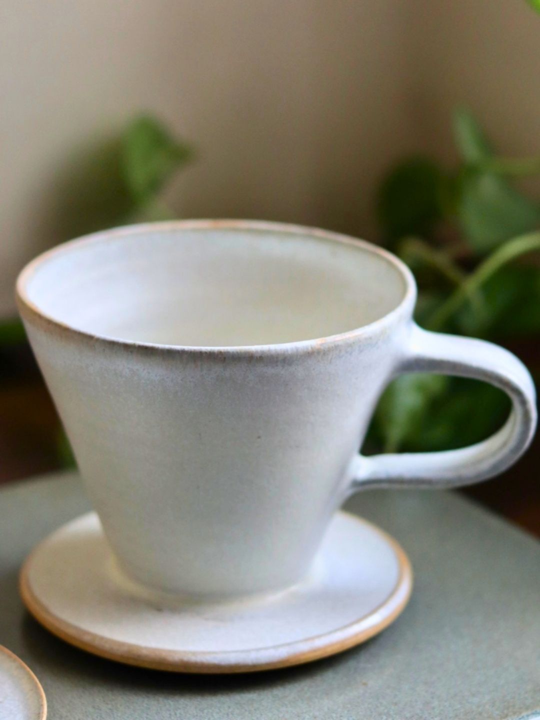 

WEAVING HOMES White Printed Ceramic Glossy Cup
