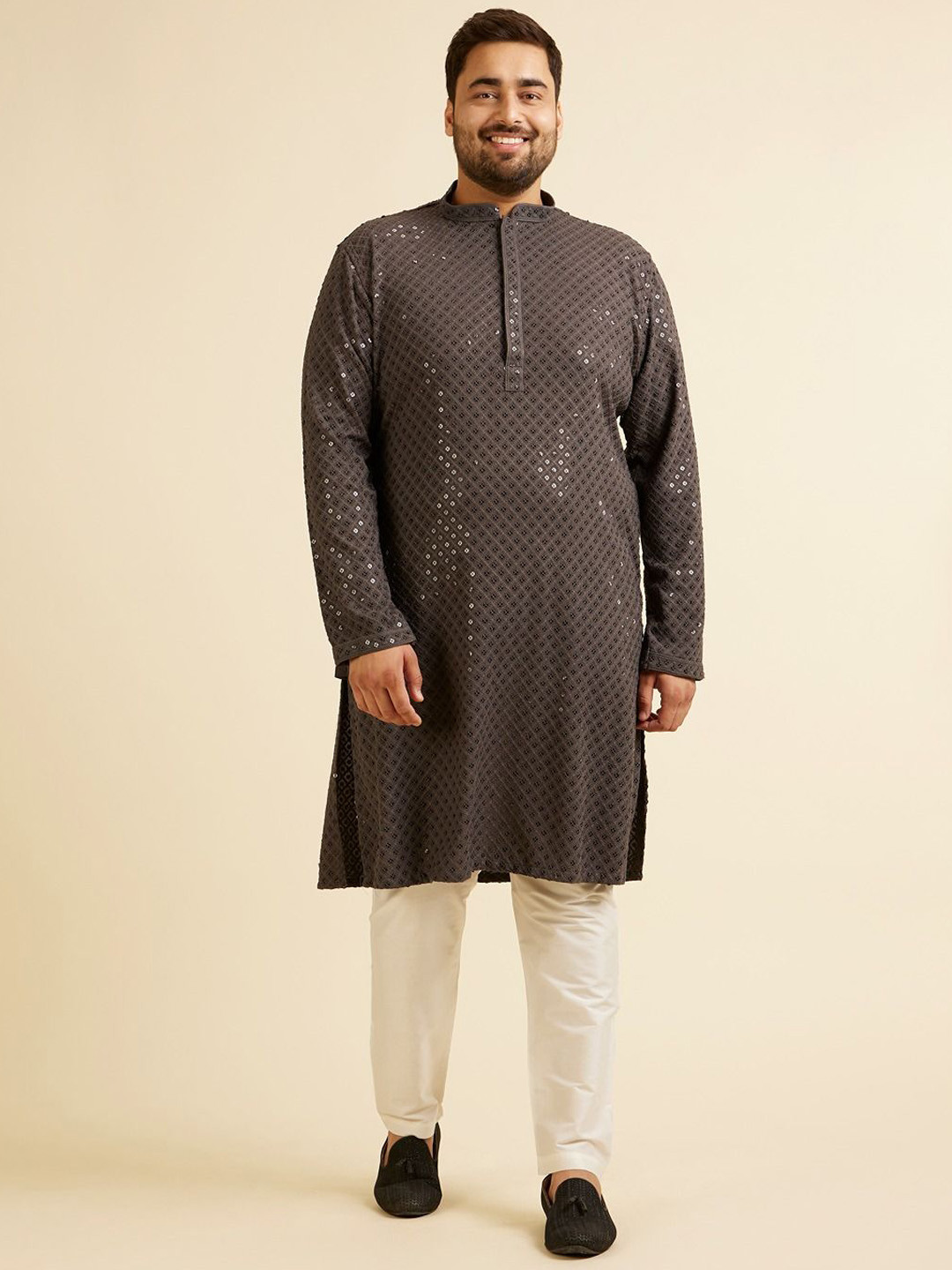 

Manyavar Men Ethnic Motifs Embroidered Regular Thread Work Kurta with Pyjamas, Grey