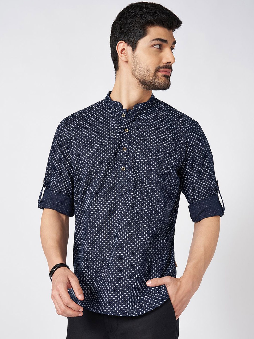 

indus route by Pantaloons Polka Dots Mandarin Collar Neck Roll-Up Sleeves Cotton Kurta, Navy blue