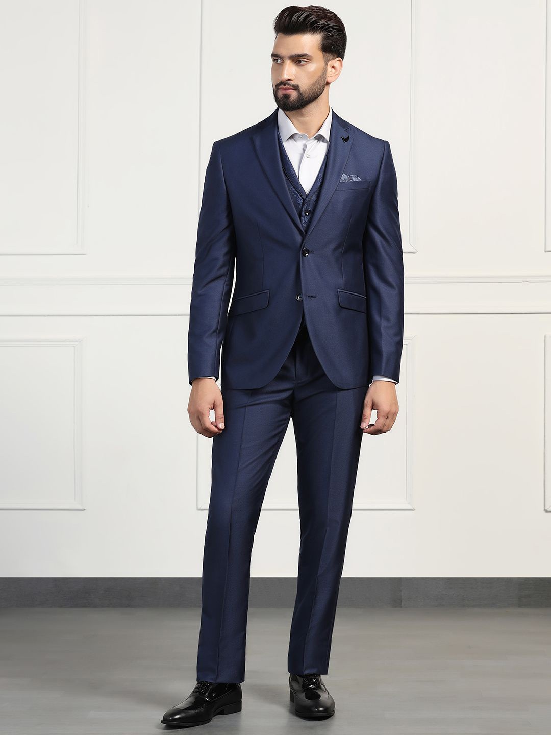 

Blackberrys Men Solid Slim-Fit Single-Breasted Three-Piece Suit, Navy blue