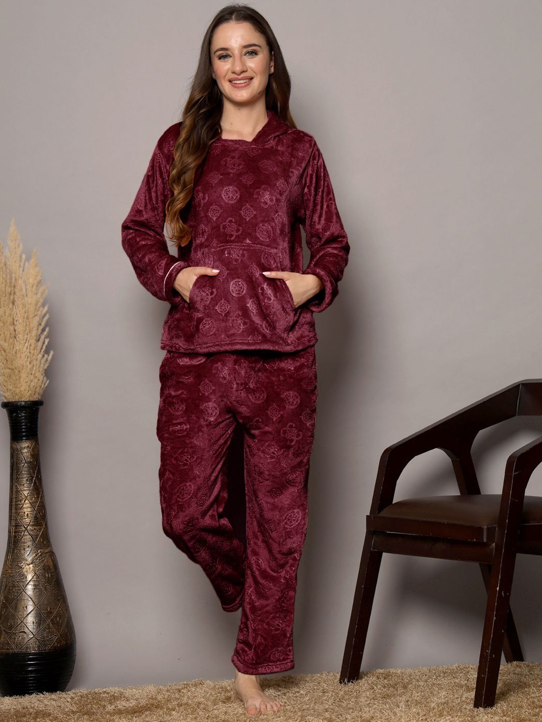 

FABINALIV Geometric Embossed Hooded Winter Night Suit with 2 Front Pockets, Maroon