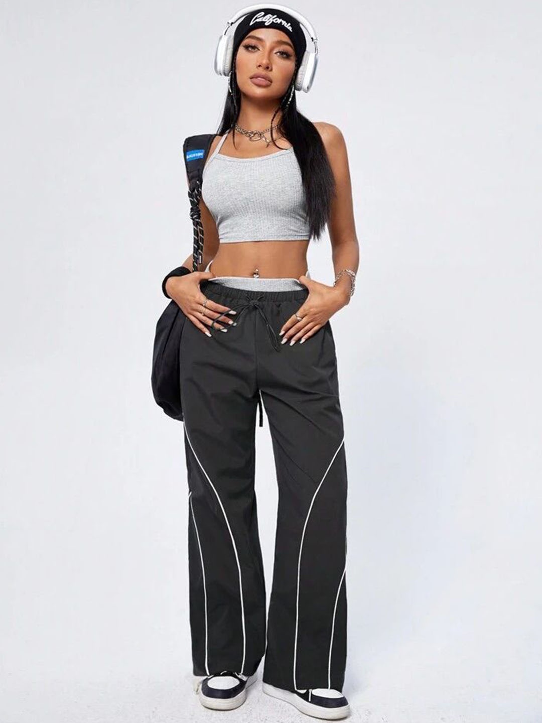 

TABADTOD Women Solid Relaxed Loose Fit Trousers, Black