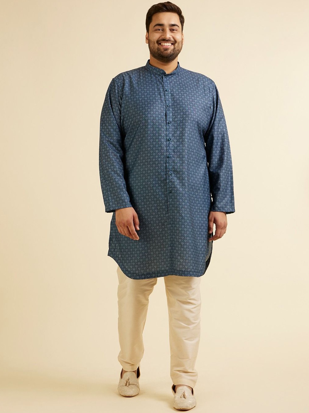 

Manyavar Plus Size Floral Printed Mandarin Collar Straight Kurta, Blue