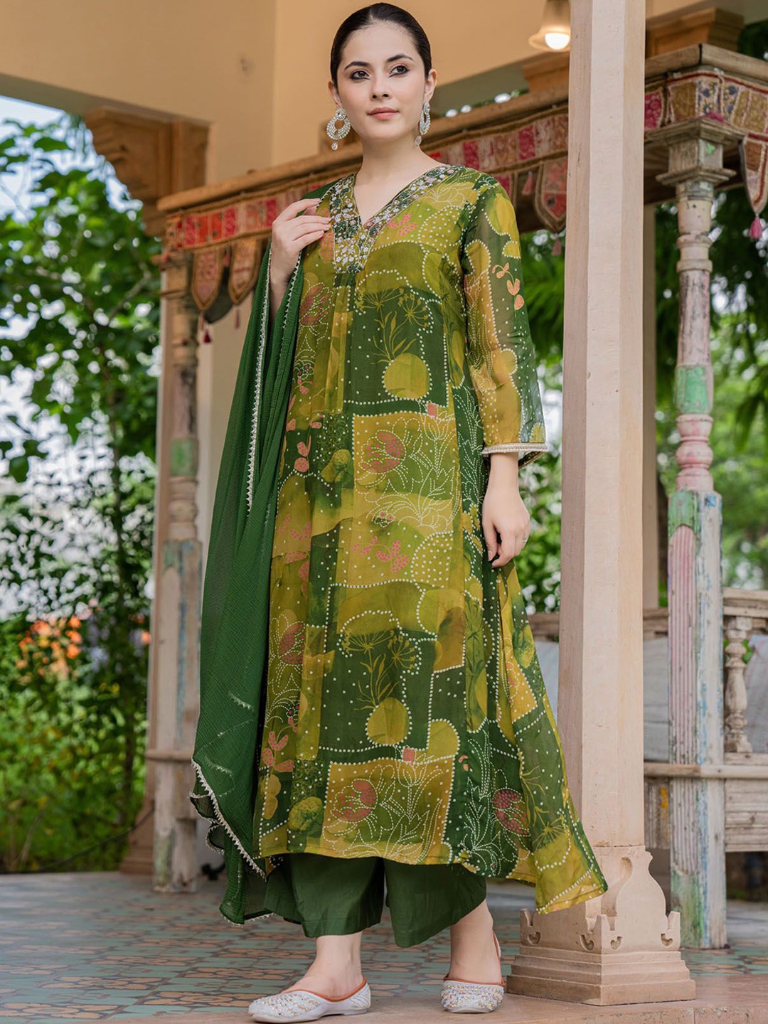 

FASHION DWAR Floral Printed V-Neck Thread Work Straight Kurta With Trousers & Dupatta, Green