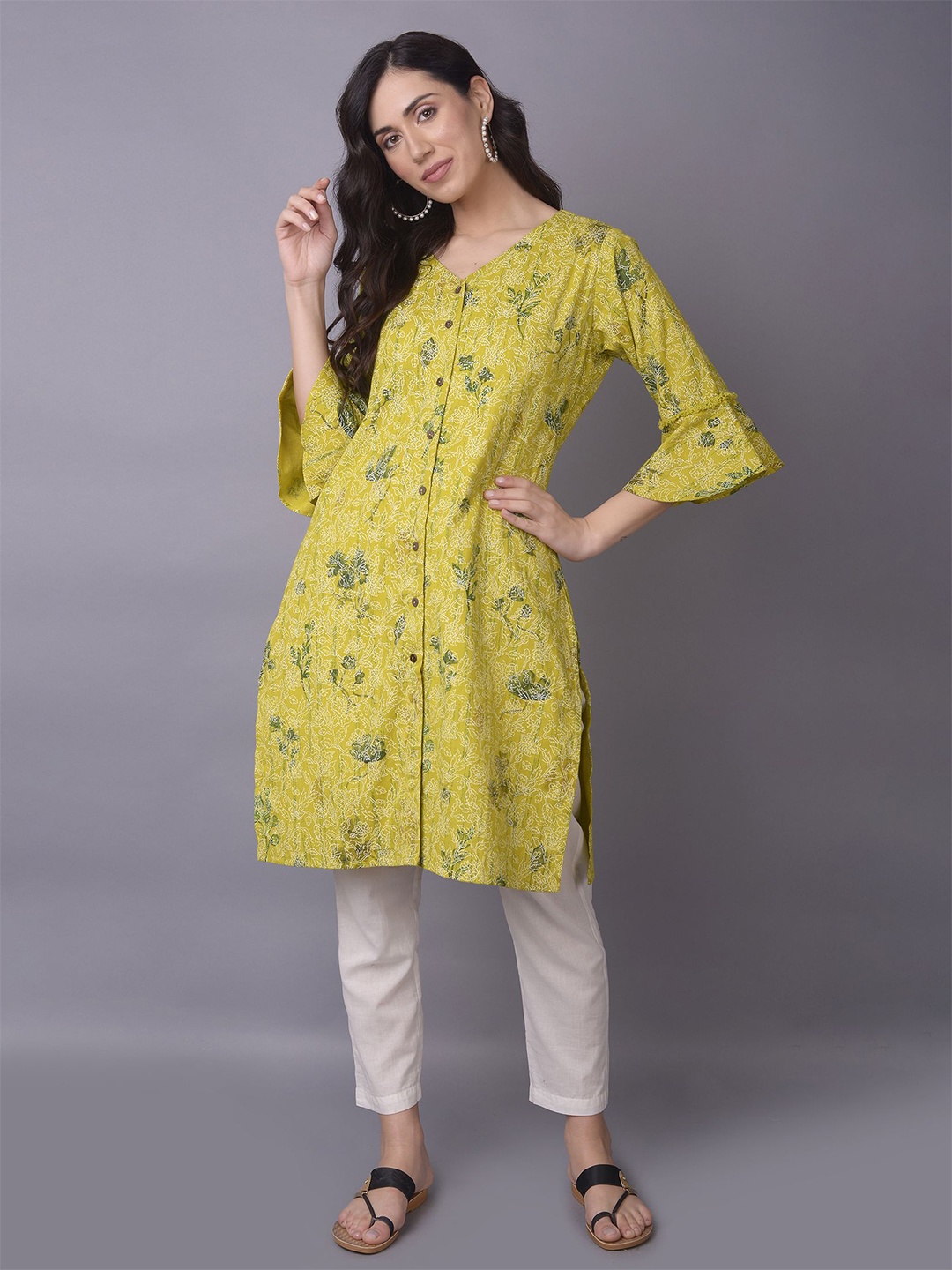 

Shree Women Floral Printed Liva Kurta, Green