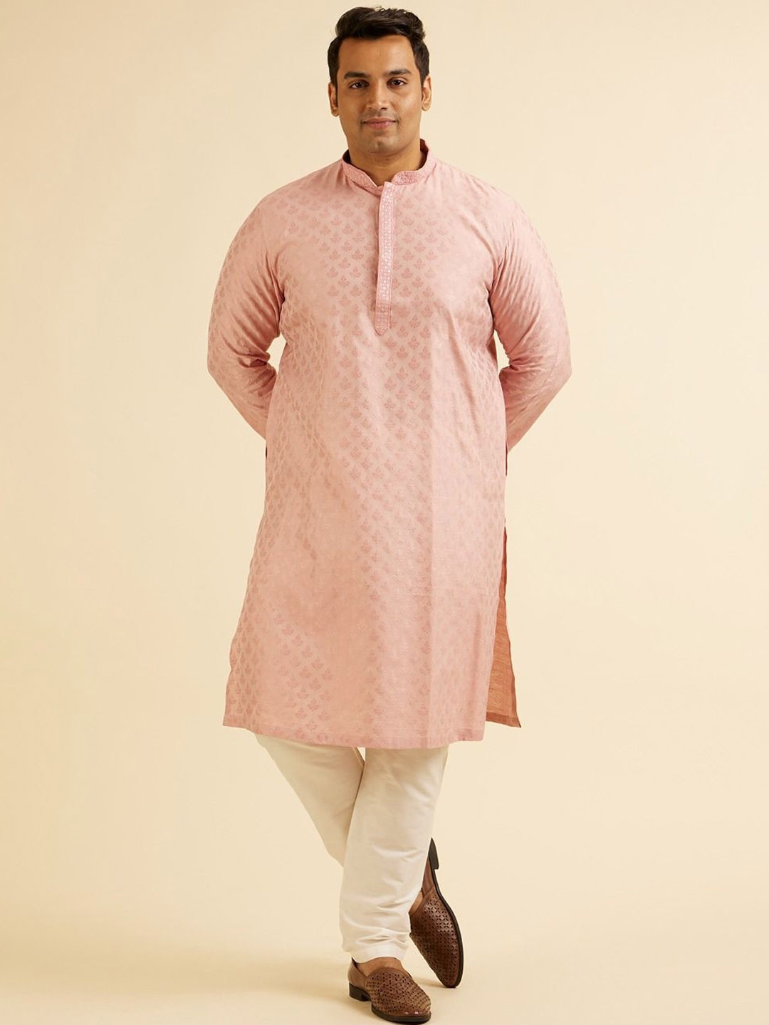 

Manyavar Ethnic Motifs Woven Design Regular Thread Work Kurta With Pyjama, Pink