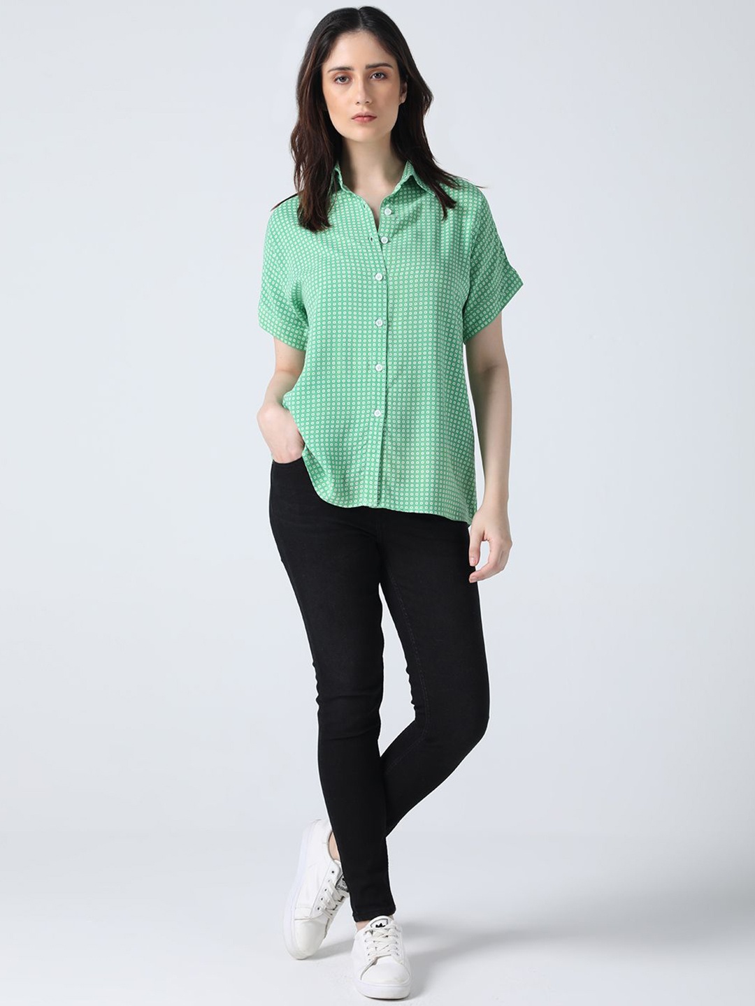 

IDK Women Geometric Printed Extended Sleeves Shirt Style Top, Green