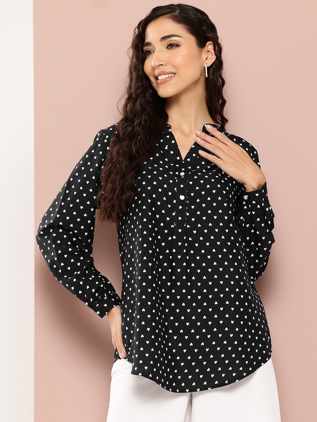 

Qurvii Comfort Printed Crepe Casual Shirt, Black