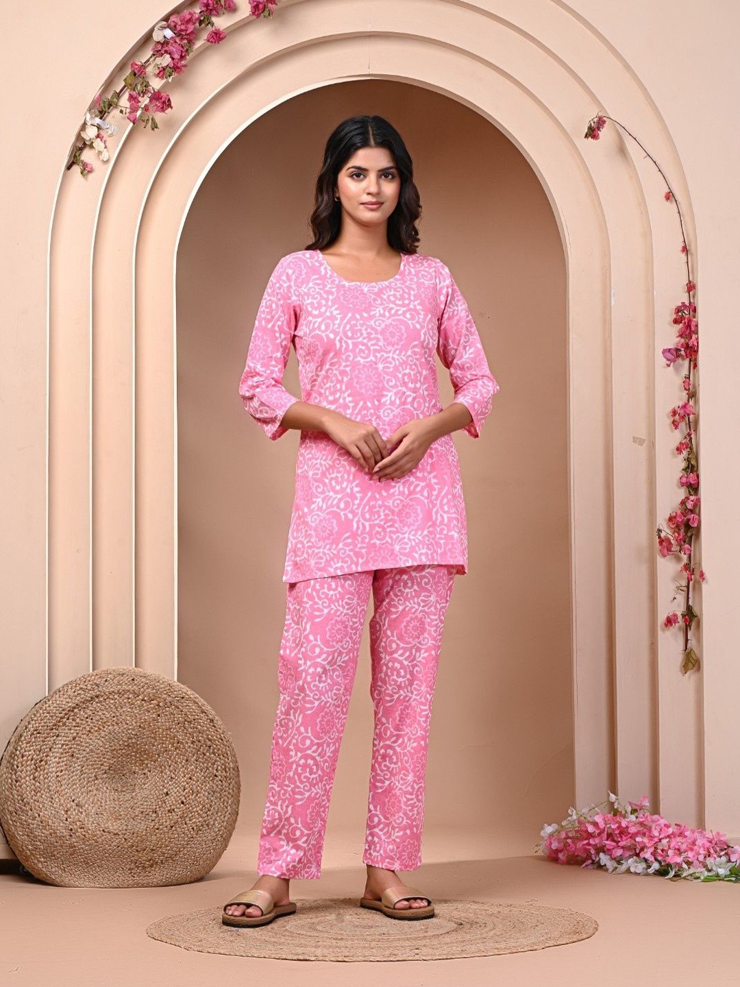 

Futra Gabha Printed Pure Cotton Nightdress, Pink