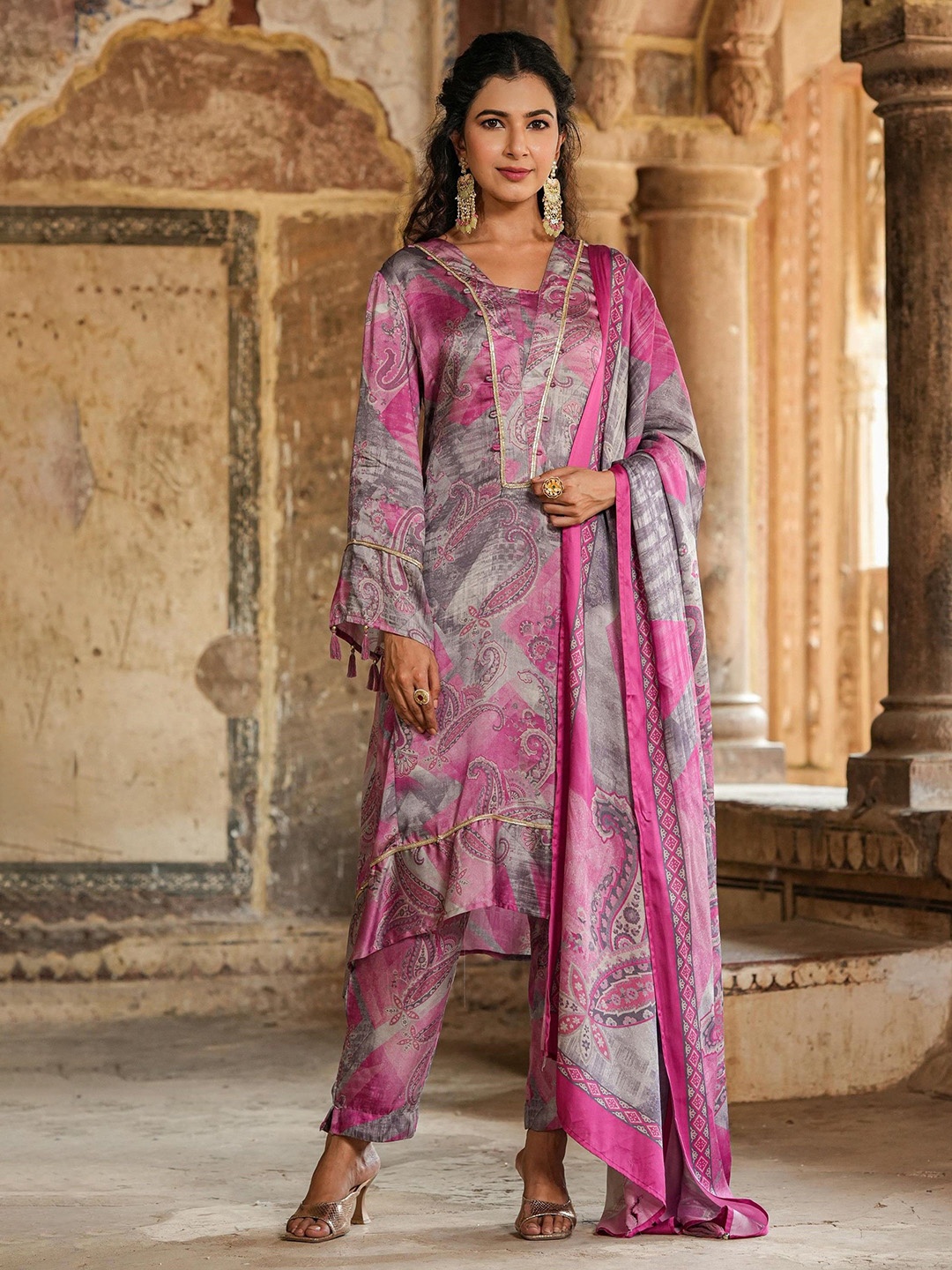 

SCAKHI Paisley Printed Regular A Line Kurta with Palazzos & Dupatta, Pink