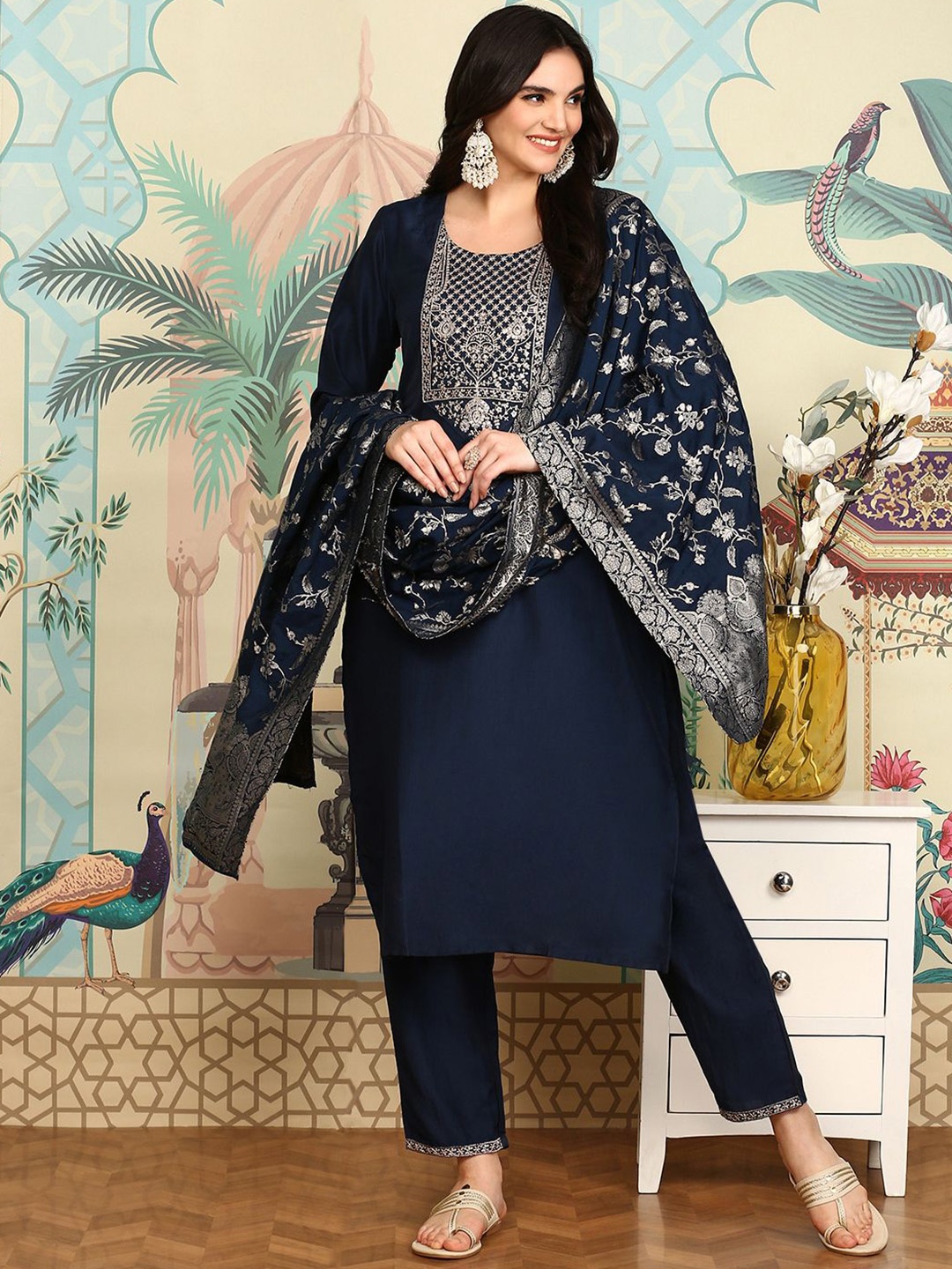 

Ishin Ethnic Motifs Yoke Design Regular Sequinned Straight Kurta with Trousers & Dupatta, Navy blue