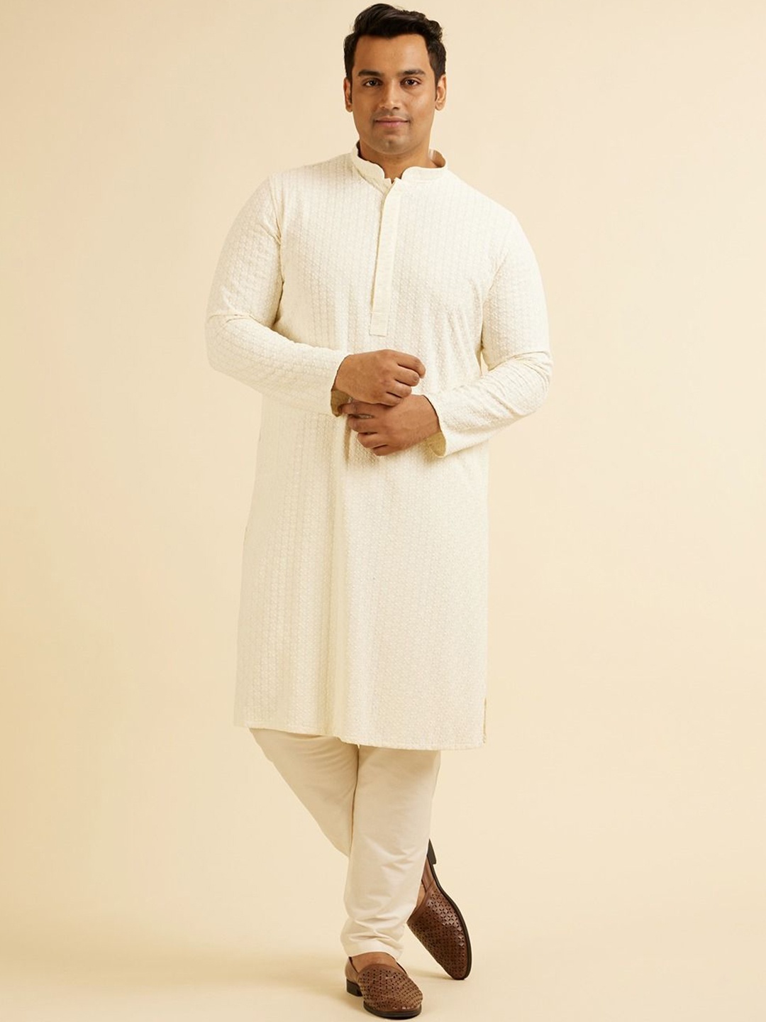 

Manyavar Floral Embroidered Mandarin Collar Regular Chikankari Kurta With Pyjama, Cream