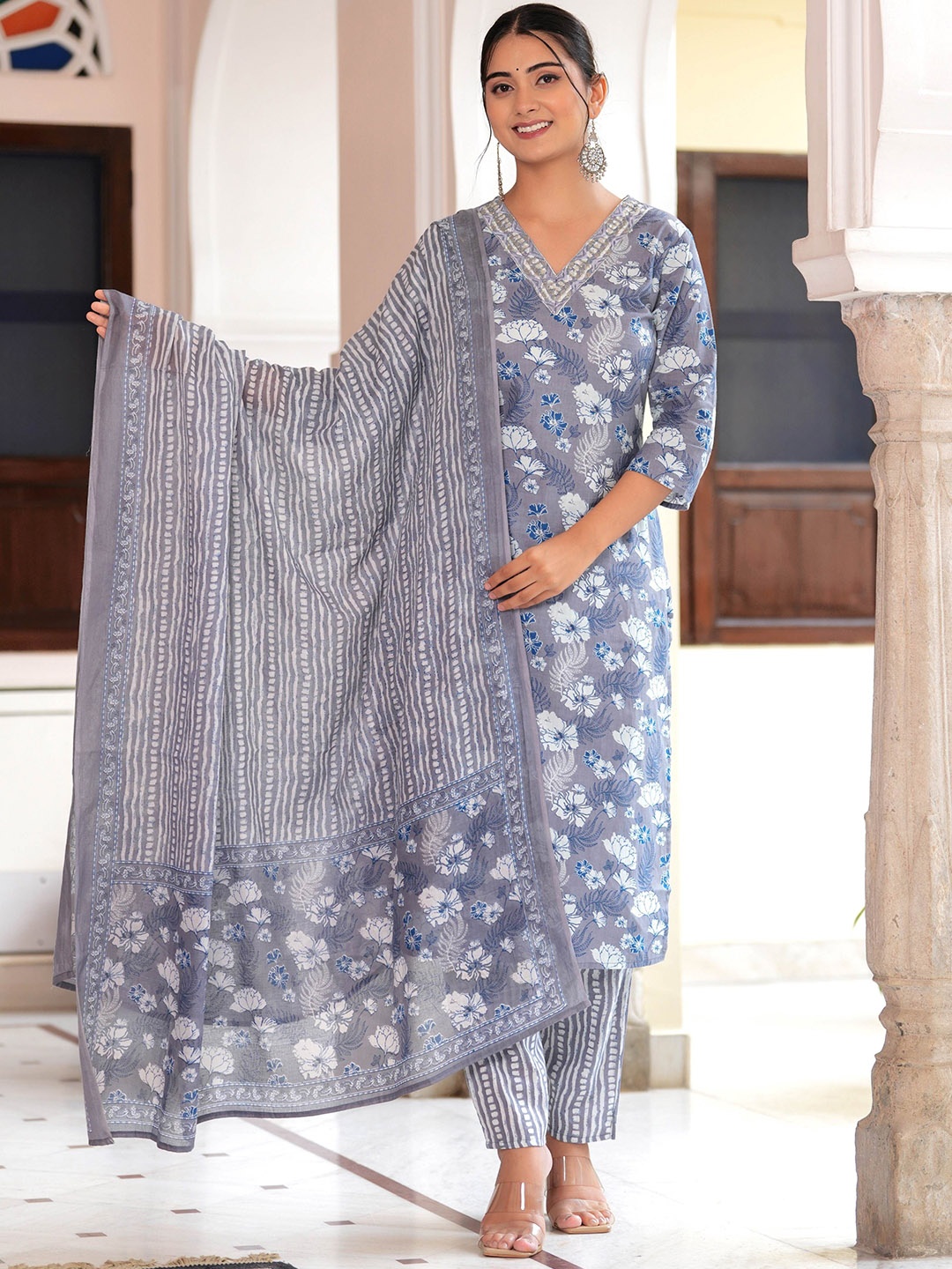 

SRFA Floral Printed Pure Cotton Straight Kurta with Trousers & With Dupatta, Grey